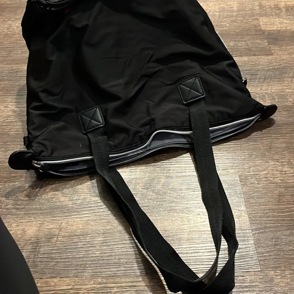 Skip hop pump bag